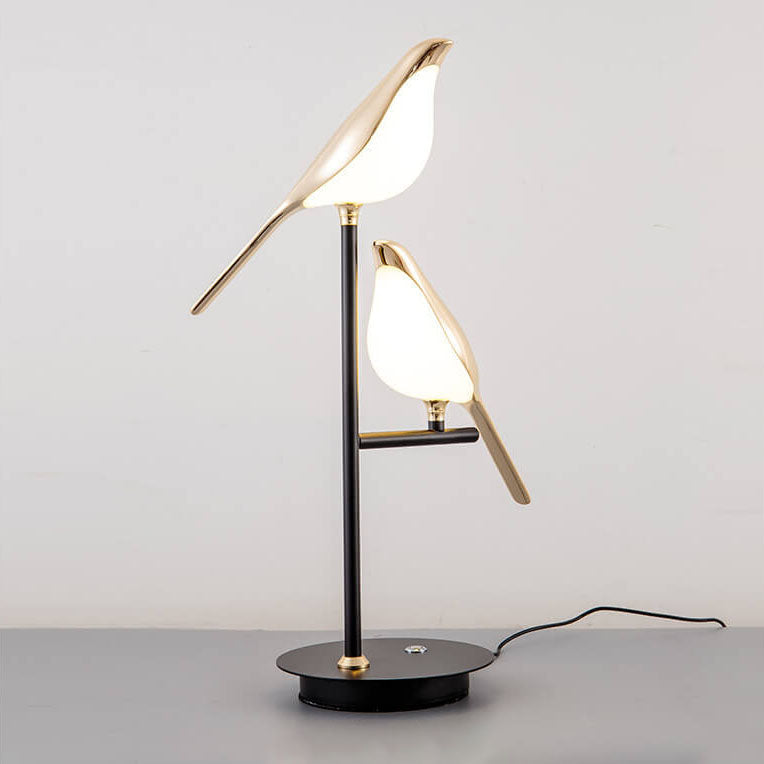 Modern Magpie Bird LED Table Lamp – Nordic Minimalist Desk Lighting