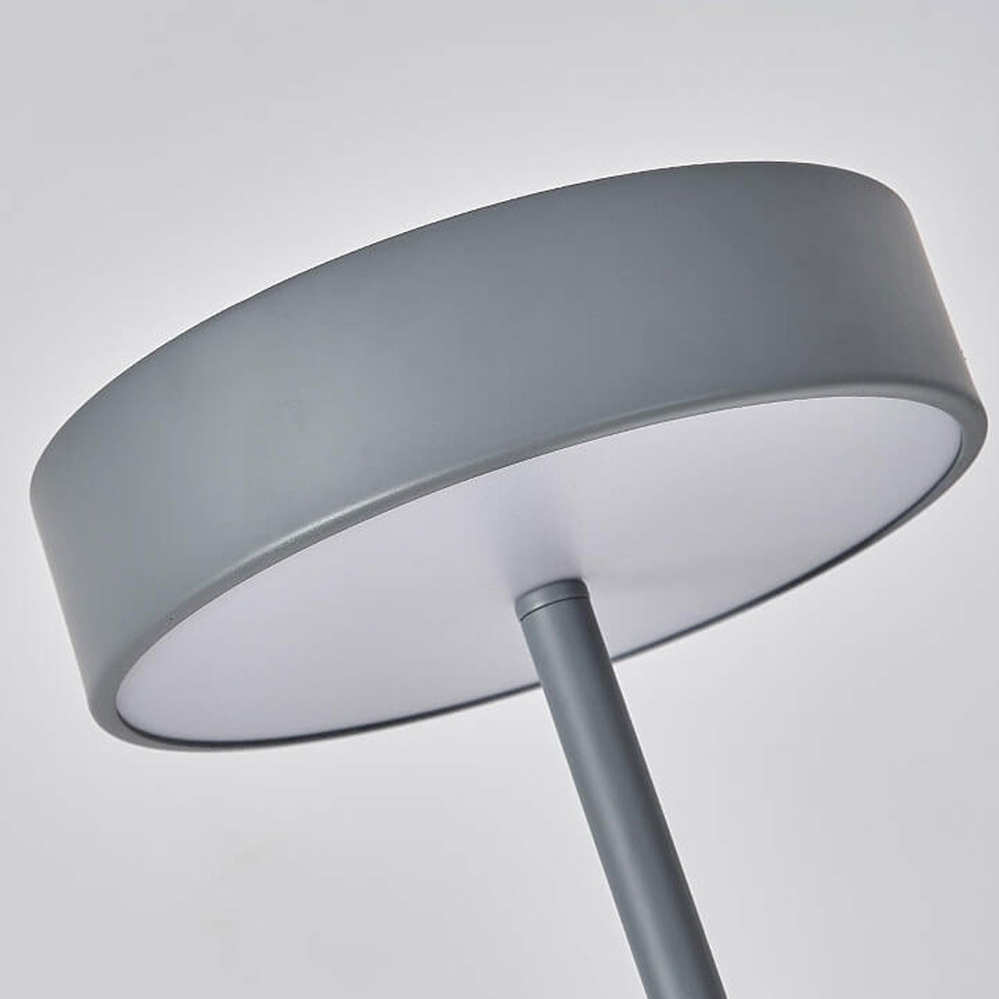 Slim LED Column Floor Lamp – Nordic Minimalist Lighting