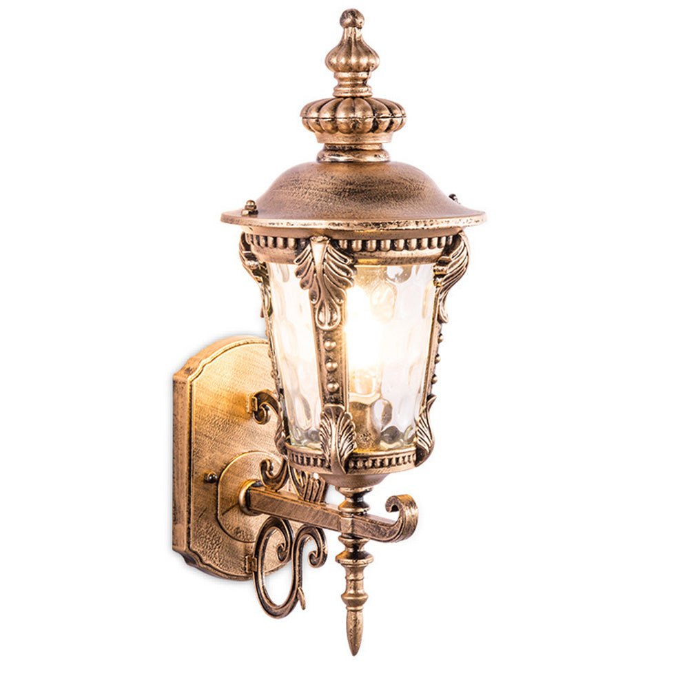 Traditional Outdoor Wall Lantern: Vintage Bronze Finish and Clear Glass