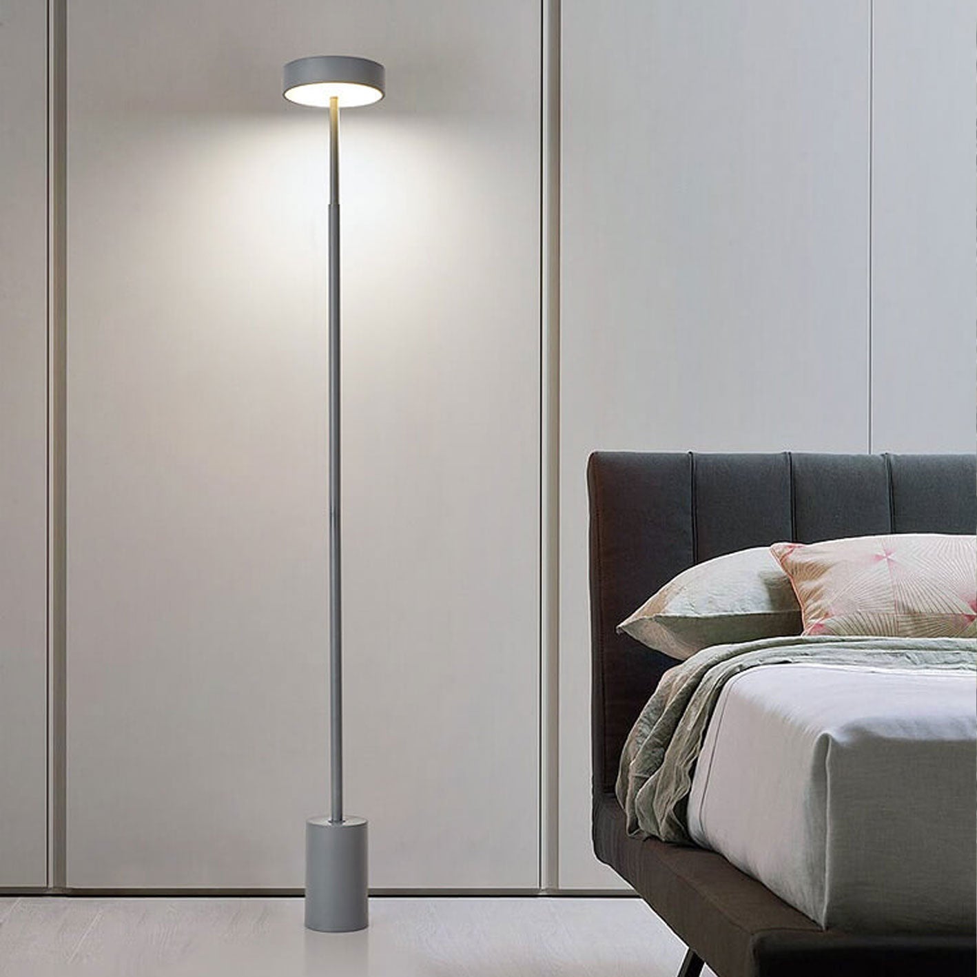 Slim LED Column Floor Lamp – Nordic Minimalist Lighting