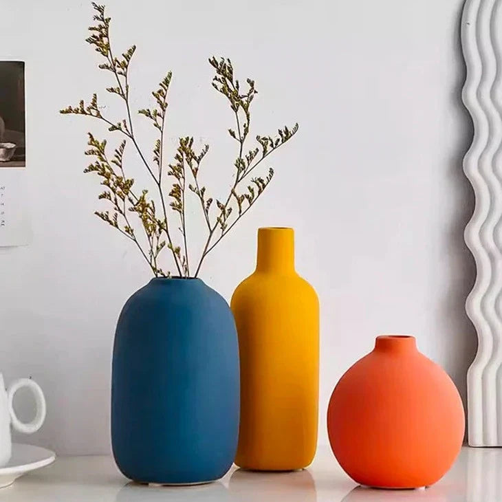 Minimalist Nordic White Ceramic Donut Vase for Pampas Grass & Modern Home Decor