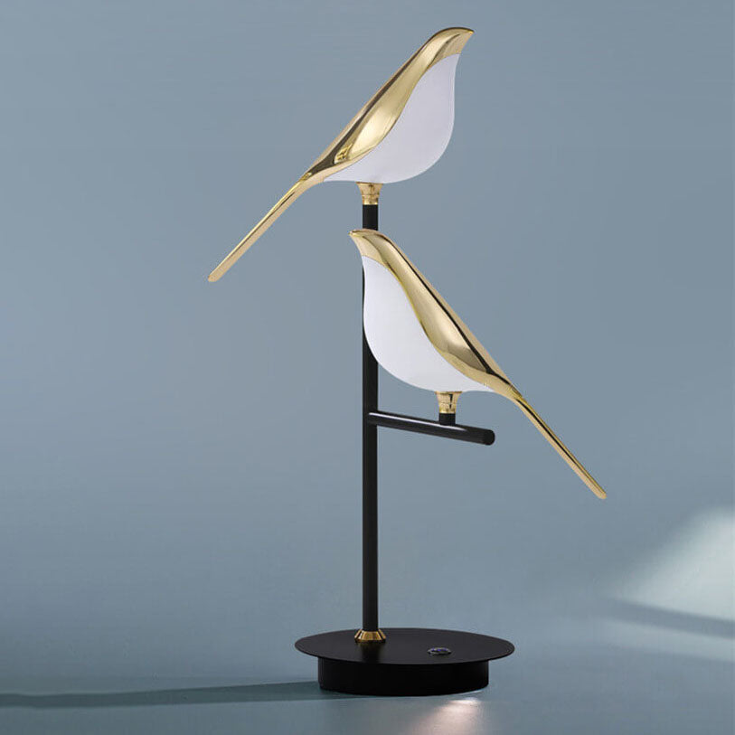 Modern Magpie Bird LED Table Lamp – Nordic Minimalist Desk Lighting