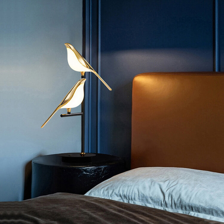 Modern Magpie Bird LED Table Lamp – Nordic Minimalist Desk Lighting