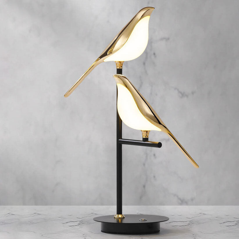 Modern Magpie Bird LED Table Lamp – Nordic Minimalist Desk Lighting