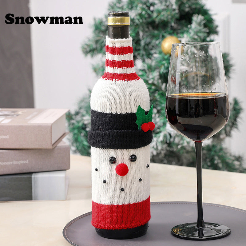 Santa Wine Bottle Cover – Knitted Christmas Bottle Sleeve for Holidays