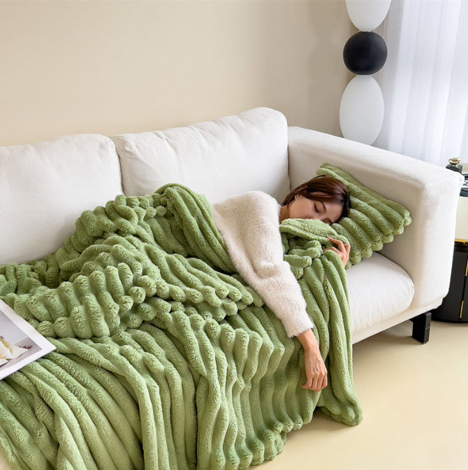 The Cosy Comfort Blanket: Ultra-Soft & Warm Fleece Throw for Winter Evenings