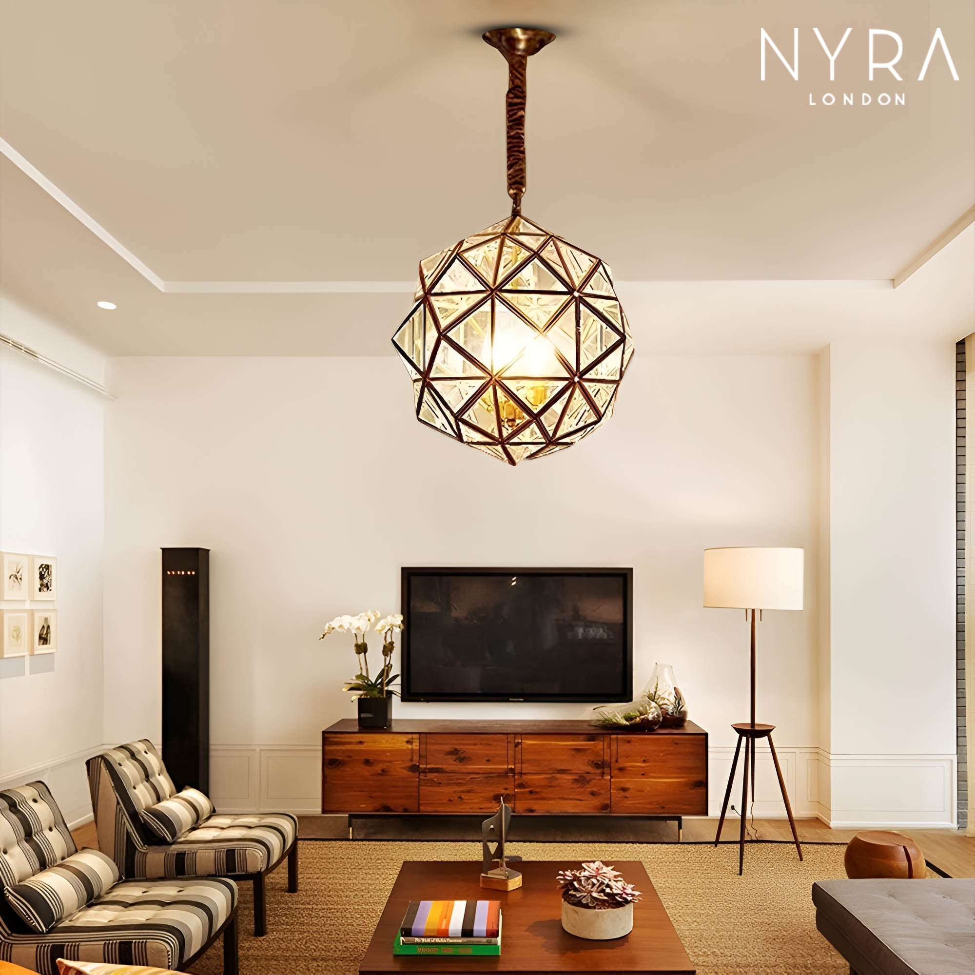 Polygon Glass Pendant Light – Modern Geometric Hanging Lamp