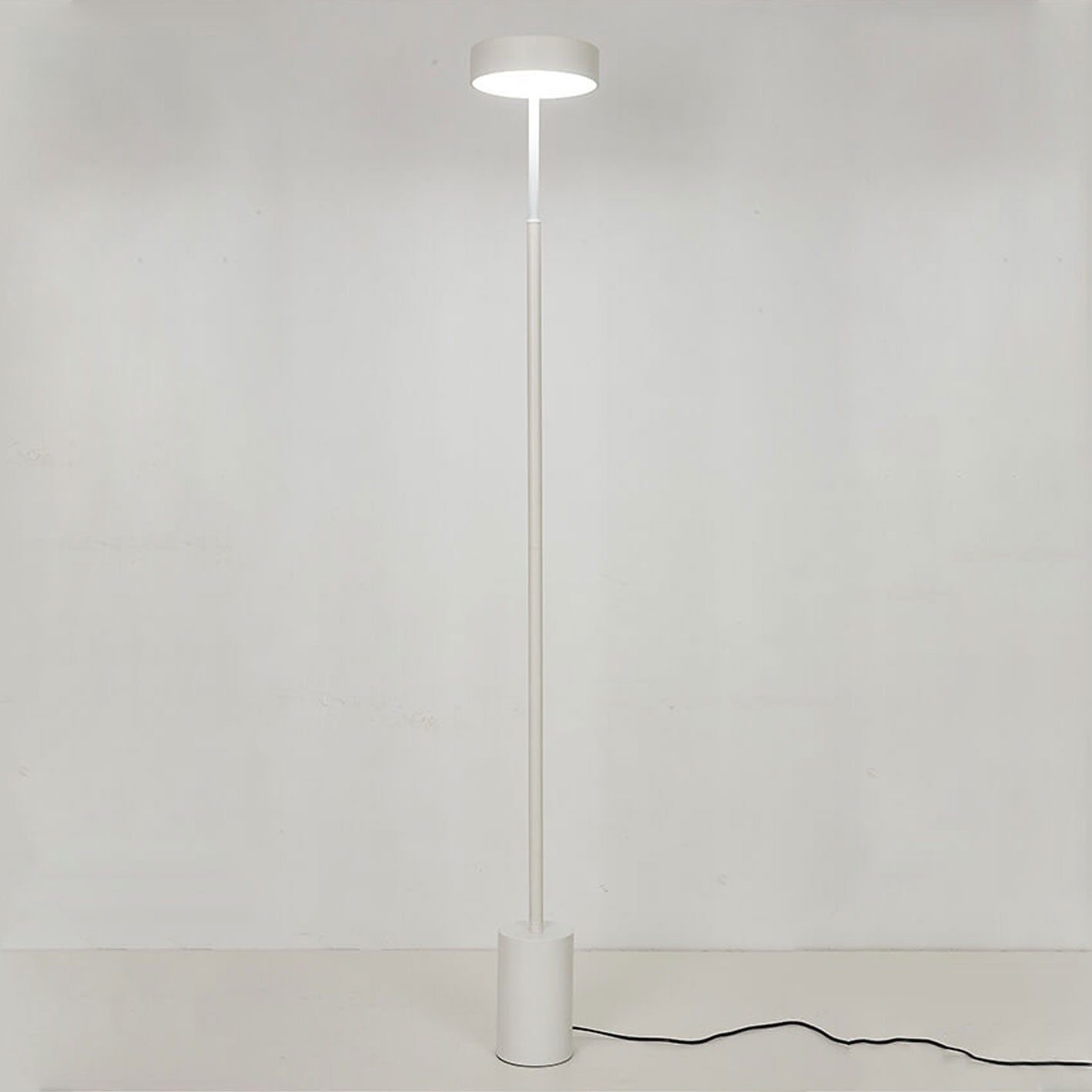 Slim LED Column Floor Lamp – Nordic Minimalist Lighting