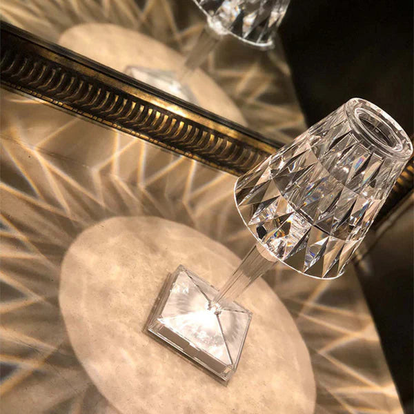 Crystal Table Lamp – Modern Elegance and Warm Atmosphere