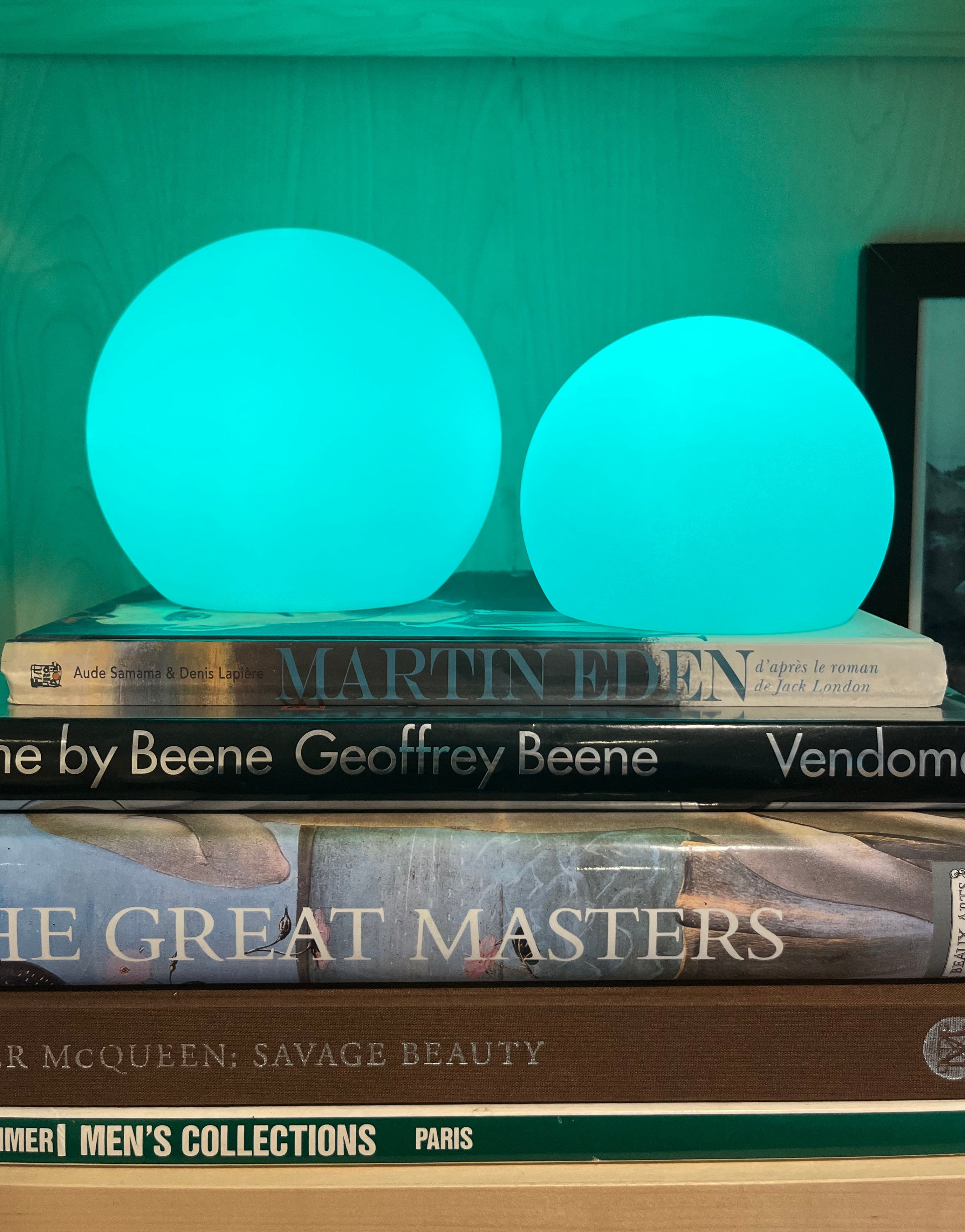 Taavita Cordless LED Table Lamp with Rechargeable Batteries