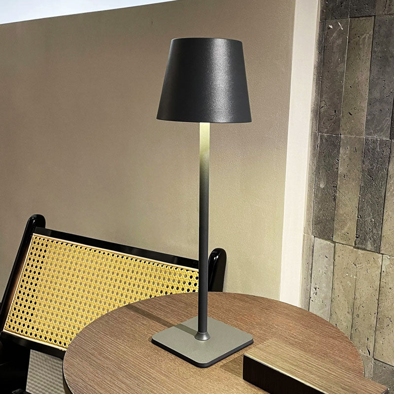 Modern Rechargeable LED Table Lamp – Wireless Cordless Design with Touch Control & Dimmable Light