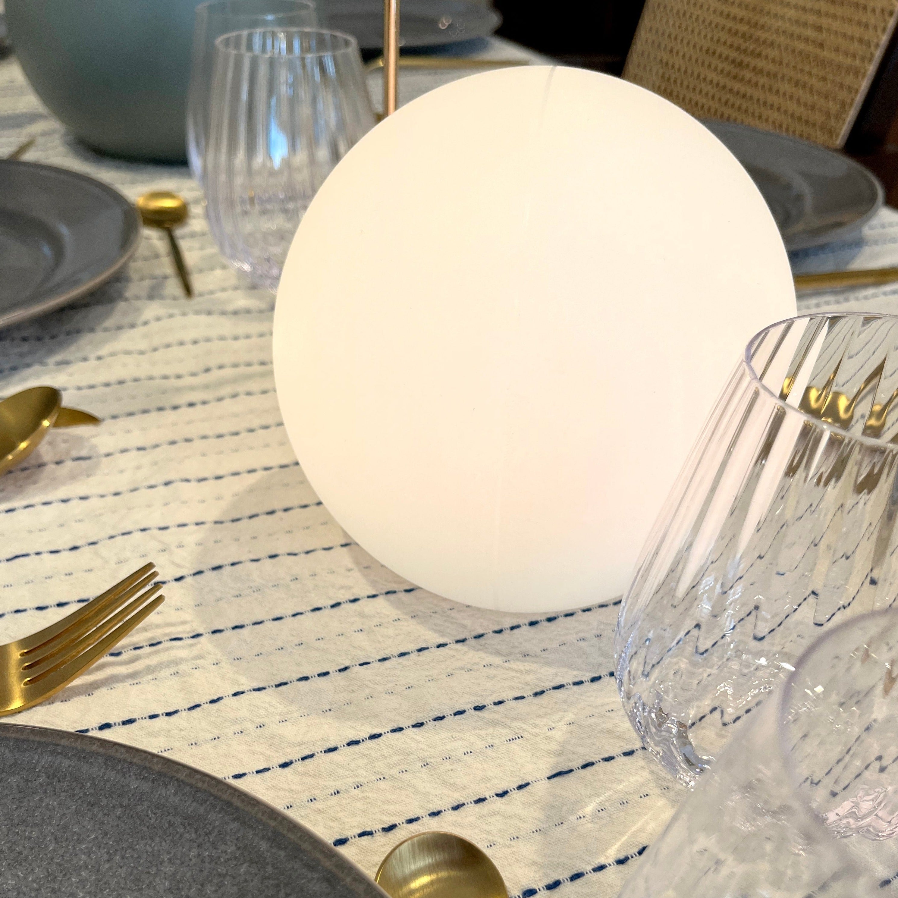Taavita Cordless LED Table Lamp with Rechargeable Batteries