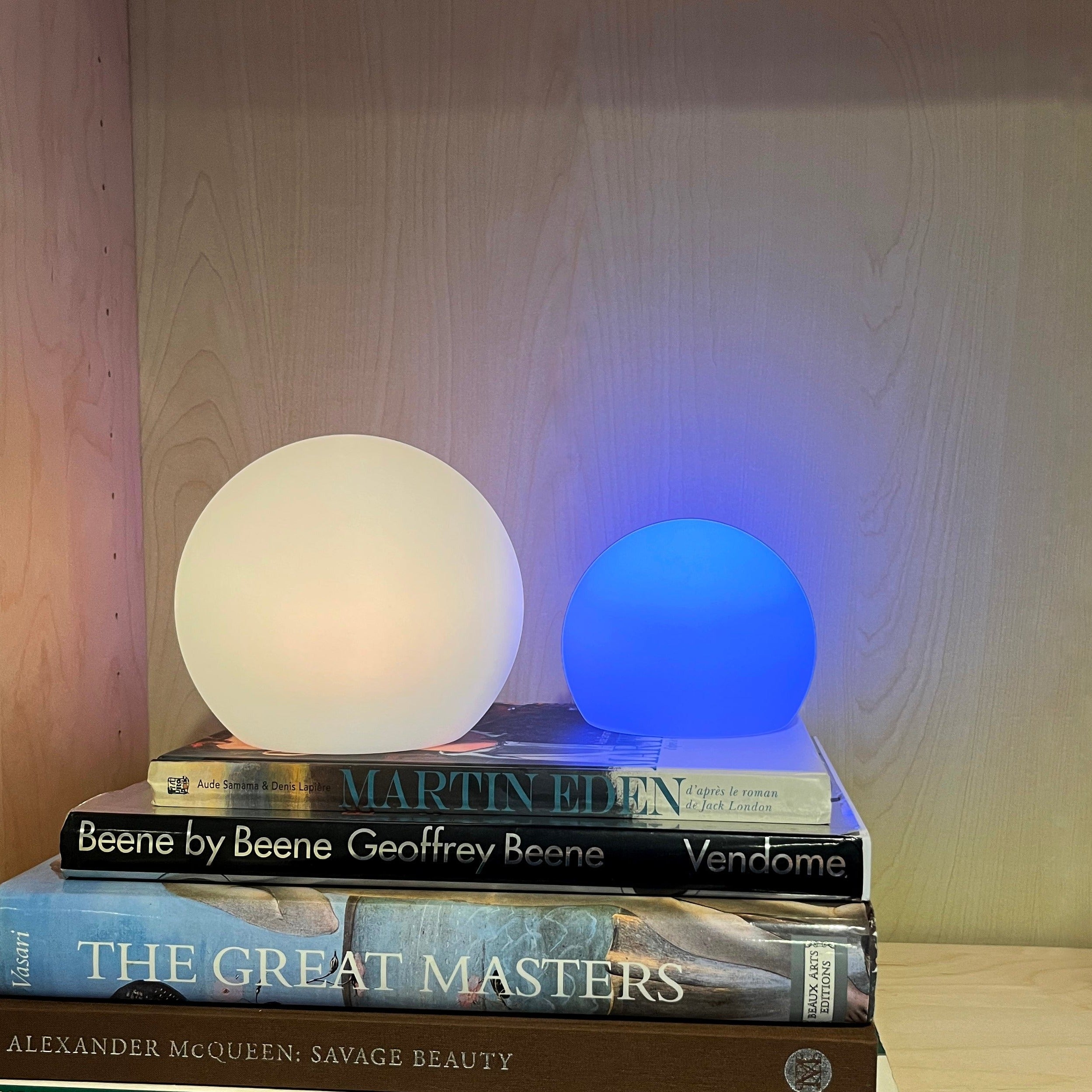 Taavita Cordless LED Table Lamp with Rechargeable Batteries