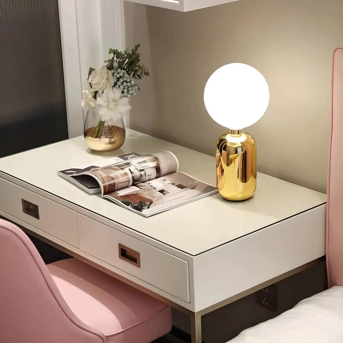 Velluto – Modern Table Lamp in Metal, Glass and Aluminium