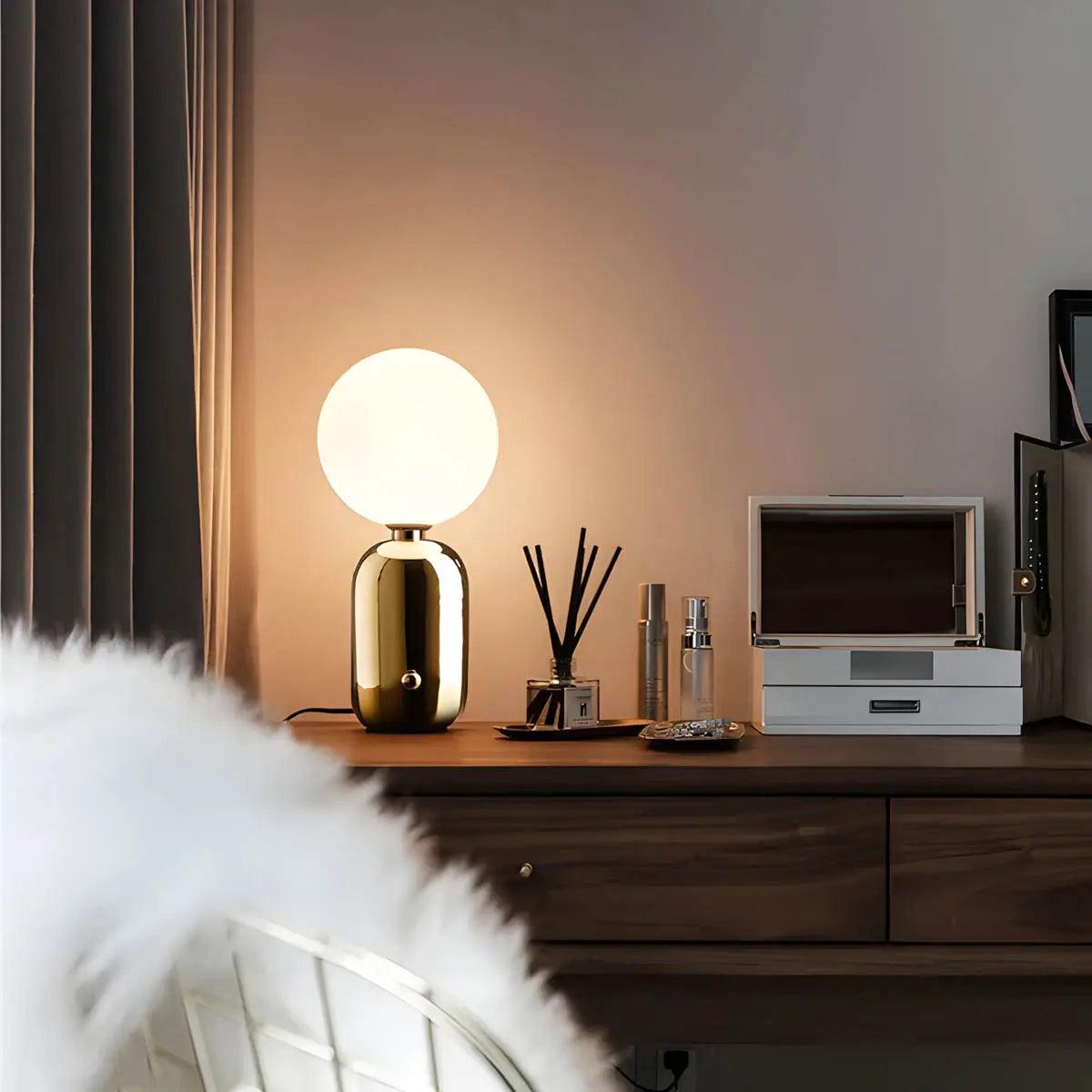 Velluto – Modern Table Lamp in Metal, Glass and Aluminium