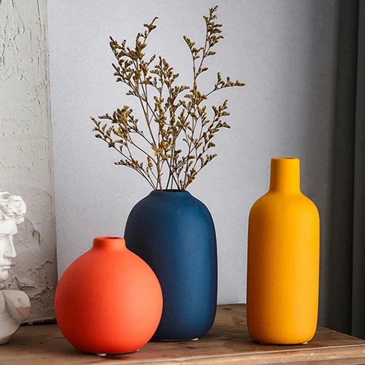 Minimalist Nordic White Ceramic Donut Vase for Pampas Grass & Modern Home Decor
