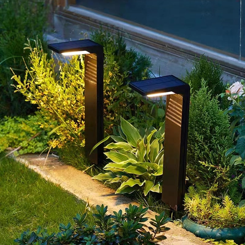 SolaroPath – Solar LED Outdoor Light in Metal and Glass
