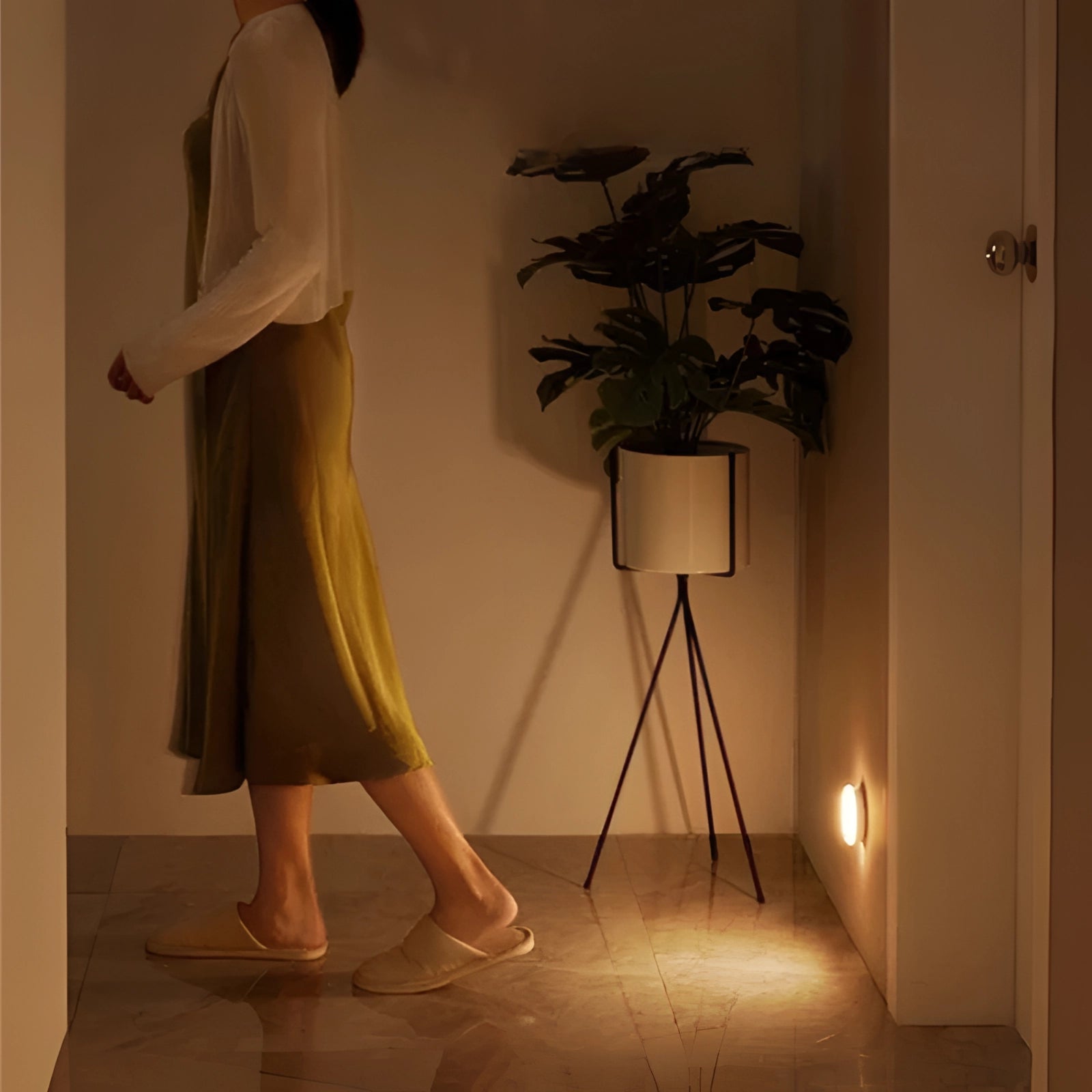 LED Motion Sensor Light - Wireless, Rechargeable, Energy-Efficient