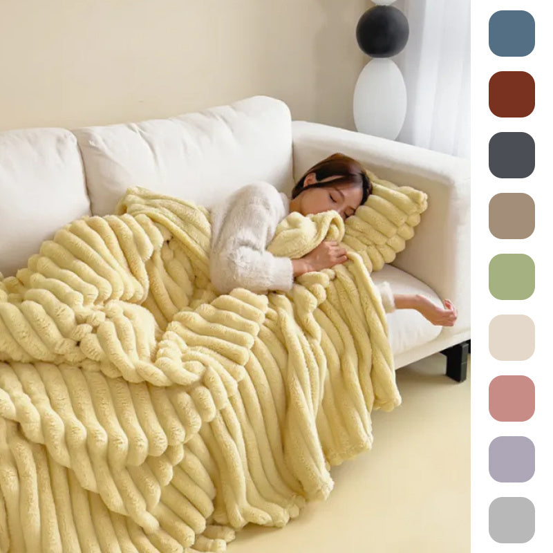 The Cosy Comfort Blanket: Ultra-Soft & Warm Fleece Throw for Winter Evenings