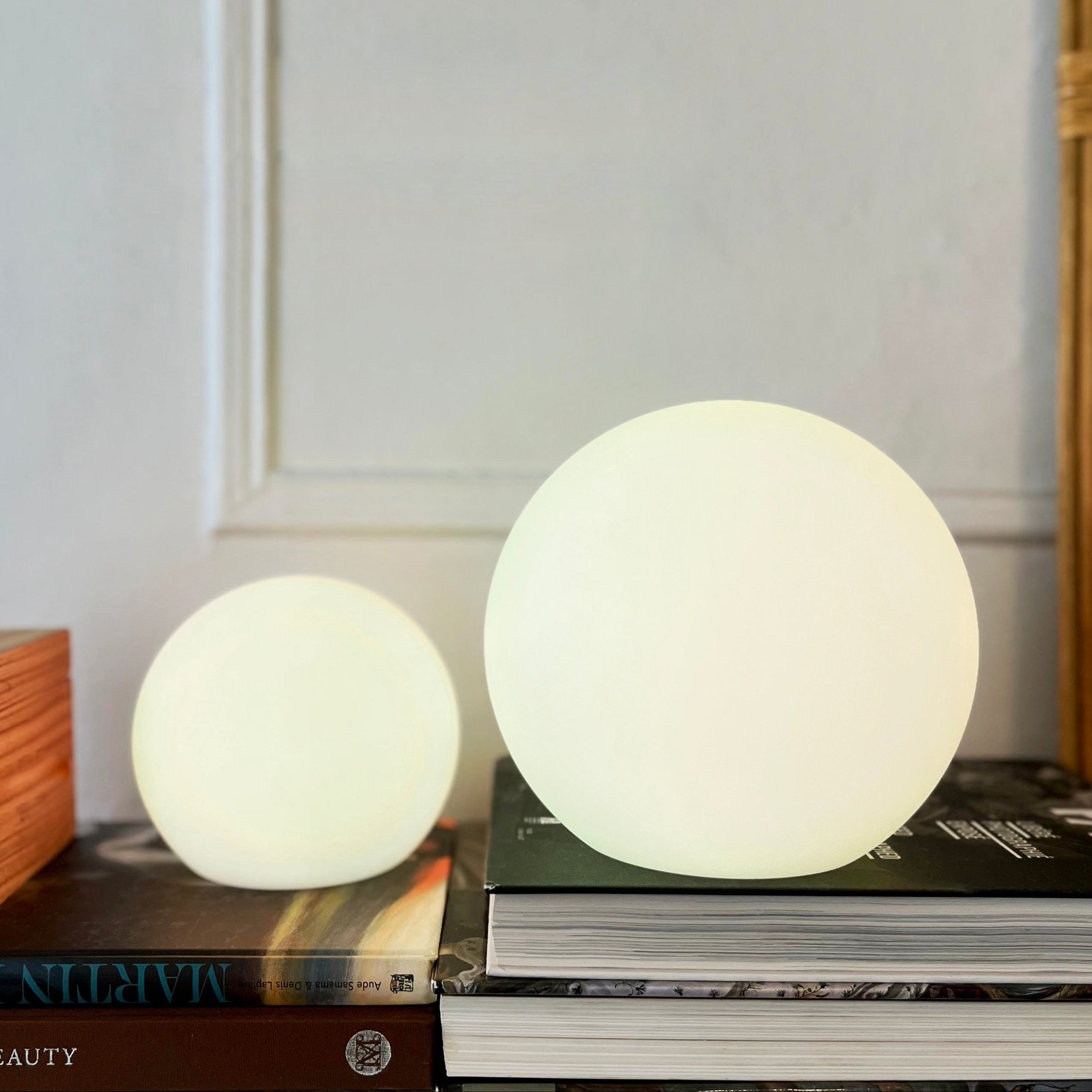 Taavita Cordless LED Table Lamp with Rechargeable Batteries