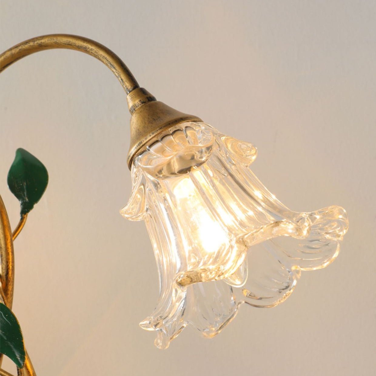 Vintage Crystal Flower Table Lamp - Gold Finish Glam Living Room Accent Light